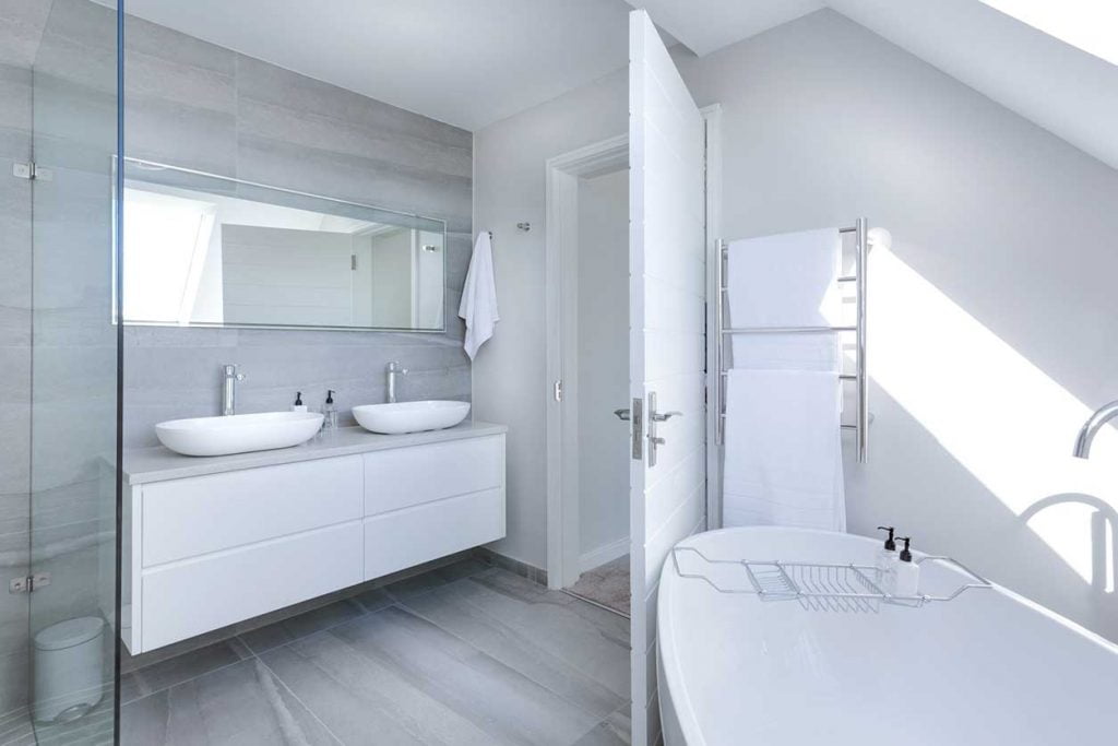 installation de plomberie de salle de bain